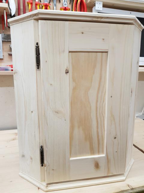 Eckschränkchen mit Tür Eckschränkchen mit Tür