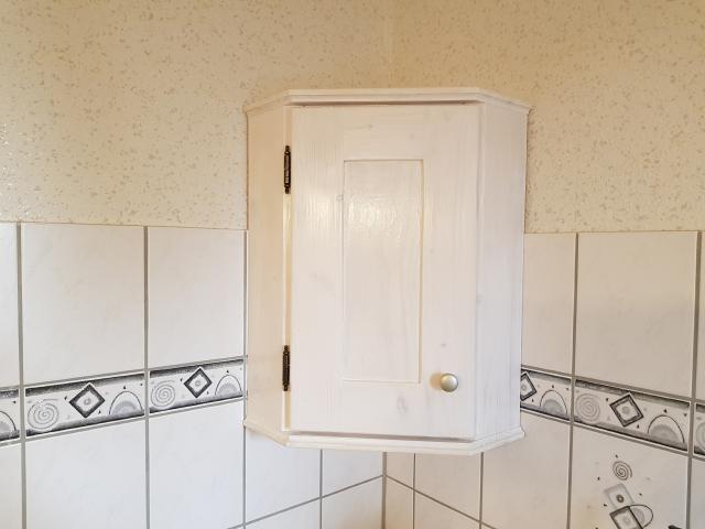 fertiges Badeckschränkchen fertiges Badeckschränkchen