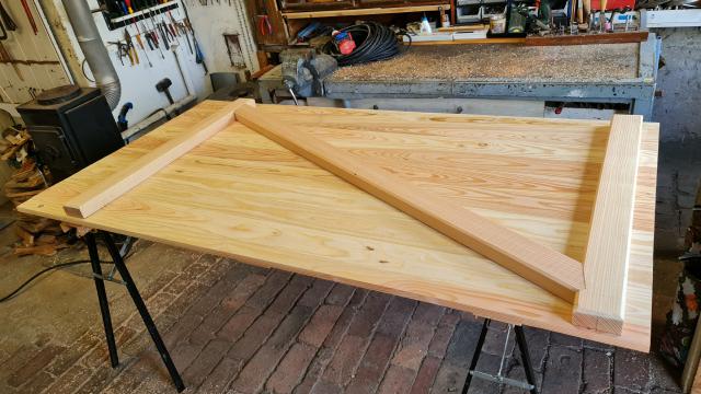 Versteifungen werden gebaut Versteifungen werden gebaut