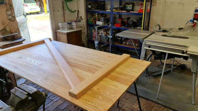 Versteifungen werden gebaut Versteifungen werden gebaut